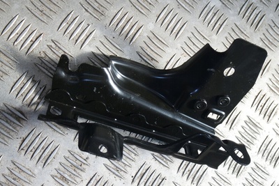 A2136105200 опора багажника мерседес gt amg x290