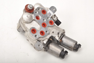 10641010775258 rolls - royce wraith rr5 насос подвески 10641010