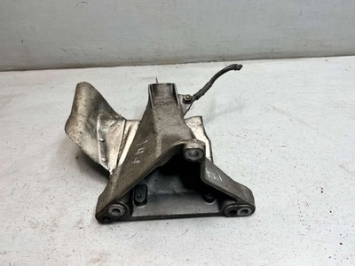 8D0199388G Кронштейн двигателя Audi A4 B5 1998