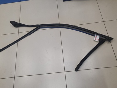 4G0837439H Уплотнитель стекла передней левой двери Audi A6 S6 C7 2011-2018