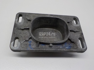 8E0199335K Кронштейн опоры двигателя VAG A4 [B6] (2000 - 2004)