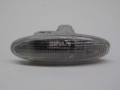 3641054G01 Повторитель на крыло белый Suzuki Liana (2001 - 2007)