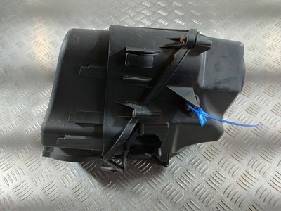079133836A Корпус воздушного фильтра Audi A8 D3/4E 2006