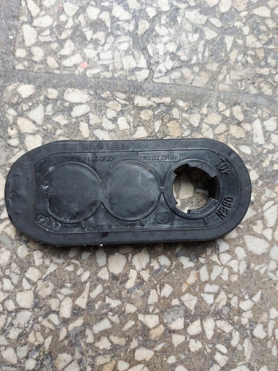 8W0122291AB крепление втулка проводов audi a4 a5