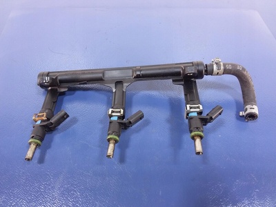 06E133681L audi a8 d4 3.0 tfsi накладка впрыска