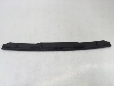 82A823126A audi a1 ii 82a крышка уплотнитель капота