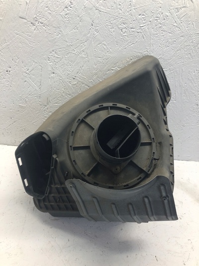4G0133838L корпус фильтра воздушный a6 c7 2.0tdi