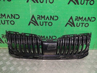 5E0853653C041 решетка радиатора Skoda Octavia 3 A7 (5E) 2017-2020 , 5E0853653C