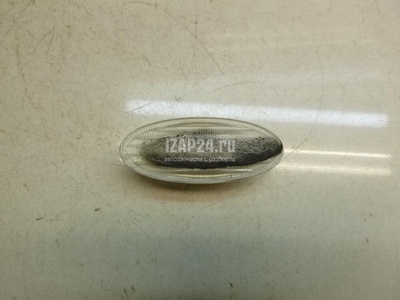 261608990A Повторитель на крыло белый Nissan Tiida (C11) (2007 - 2014)