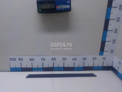 823310035R Уплотнитель (внутри) Renault Duster 2012