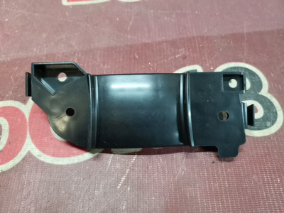 4L0857818 кронштейн Audi Q7 4L 2006