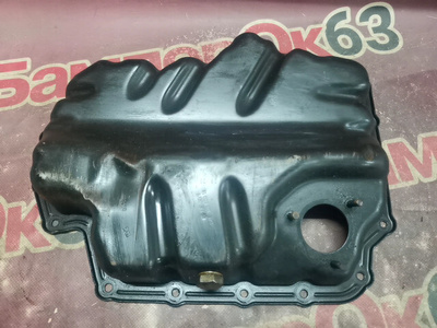 04E103600B поддон двигателя Skoda Octavia A7 2013