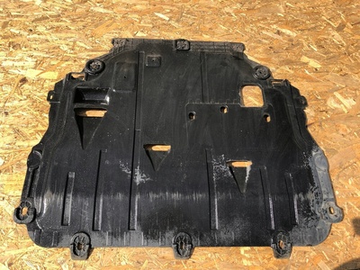 31440279 крышка под двигатель volvo v40 ii