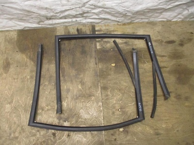 7L0839431 Направляющая стекла Volkswagen Touareg 1_Restyling 2008 ,7L0839432