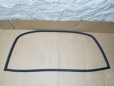 7L6845521E Уплотнитель багажника Volkswagen Touareg 1_Restyling 2008