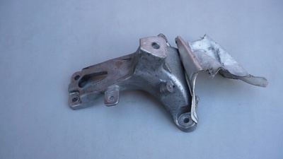 4G0199308E крепление лапа опора двигателя audi a6 a7 c7