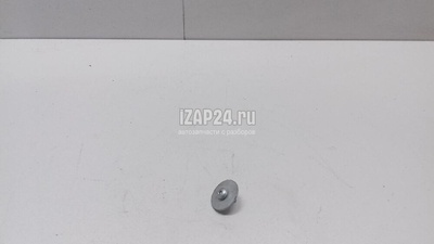 7L0837692 Винт VAG Touareg (2002 - 2010)