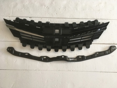 531110F060 toyota verso рестайлинг 13 - 18 решетка бампера крепление