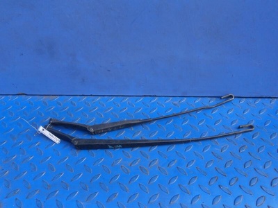 8D1955408D Щеткодержатель (поводок стеклоочистителя, дворник) Audi A4 B5 1997 8D1955407A