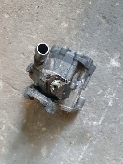 4E0145156D Pompa wspomagania A8 D3 4.0TDI