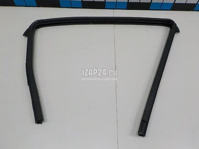 823319U10A Уплотнитель стекла двери Nissan Note (E11) (2006 - 2013)