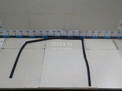 8366562J00 Уплотнитель стекла двери Suzuki Swift (2004 - 2010)