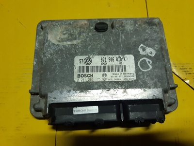 071906018K блок управления volkswagen гольф 2.3 v5 agz