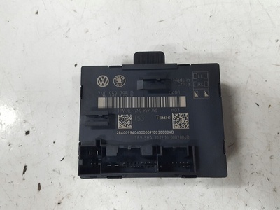 7N0959795D skoda йети 09 - 13r блок блок управления дверь