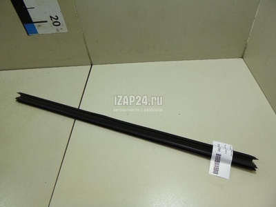 803305037R Уплотнитель (внутри) Renault Duster II 2021