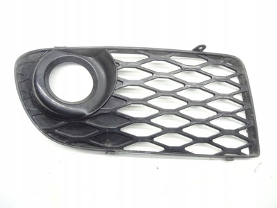 8D0807346Q audi rs4 b5 решётка бампера правый