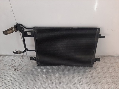 8D0260401D Радиатор кондиционера Volkswagen Passat 5 2000