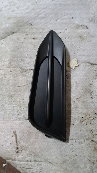 31383250 volvo v90 s90 решётка бампера противотуманок