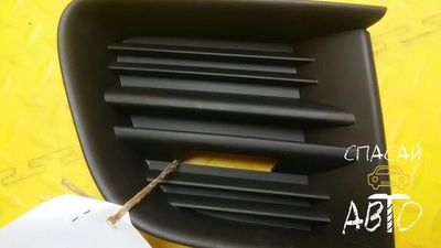 1Z0853666A9B9 Решетка в бампер Skoda Octavia (A5 1Z-) 2004-2013