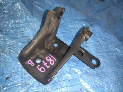 1232115140 кронштейн опоры двигателя TOYOTA COROLLA SPACIO AE111 12321-15140