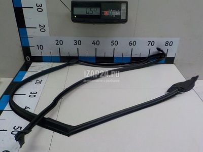 LR113626 Уплотнитель двери Land Rover Range Rover IV 2013
