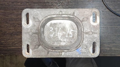 8E0199335K Кронштейн Audi A4 (B7) 2005-2007 2007