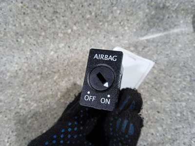 5P0919237C замок подушки безопасности в торпеде СТОИТ БАРДАЧКЕ. Audi A6 4G/C7 2013