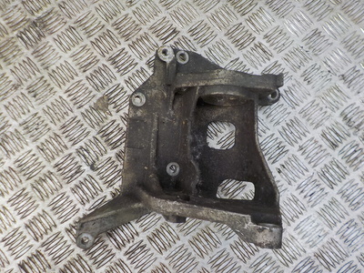 39780JE35B Кронштейн Nissan Qashqai 2006-