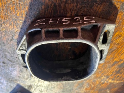 8d0199335 Кронштейн двигателя Audi A4 B5(1994-2001) 1998