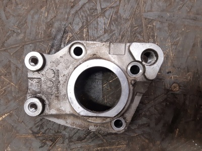 4Z7145156E audi крепление насосы гур
