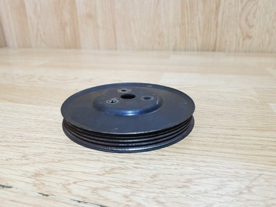 B3C715131 Шкив помпы Mazda Demio DW 2001
