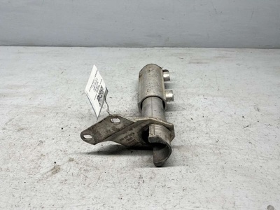 8A0807331A Клык бампера задний левый Audi 80 B4 1995