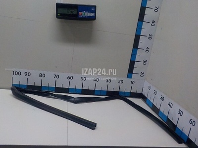 LR079518 Уплотнитель стекла двери Land Rover Range Rover Evoque (2011 - 2018)