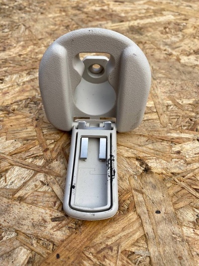 EDG000052NUG Крючок для одежды Land Rover Range Rover 3 2004 ,7005096