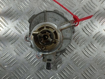 06E145100R Насос вакуумный Audi A6 4F/C6 2010 ,06E145100M,06E145100AA,06E145100Q