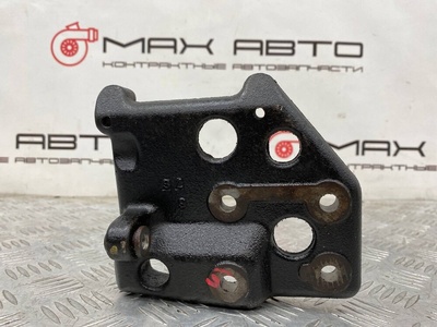 B5C715810 кронштейн кондиционера Mazda Demio 1 DW3W 2000 (1996-2002) , <strong>-Б/У Детали сняты с АВТОМОБИЛЯ</strong>