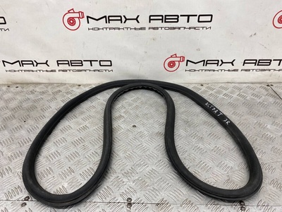 13260045 уплотнительная резинка двери Opel Astra j p10 2009-2015 , <strong>-Б/У Детали сняты с АВТОМОБИЛЯ</strong>