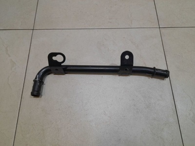 7L0121065H Трубка системы охлаждения Volkswagen Touareg (GP) I рестайлинг (2006–2010)