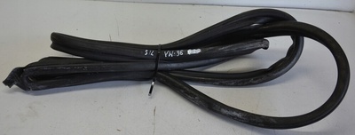7L6823707C уплотнитель капота переборки двигателя volkswagen touareg 2.5 рестайлинг
