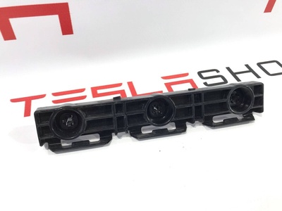 100369100B Кронштейн крепления накладки порога рокерной панели задний Tesla Model S 2017 1003691-00-B